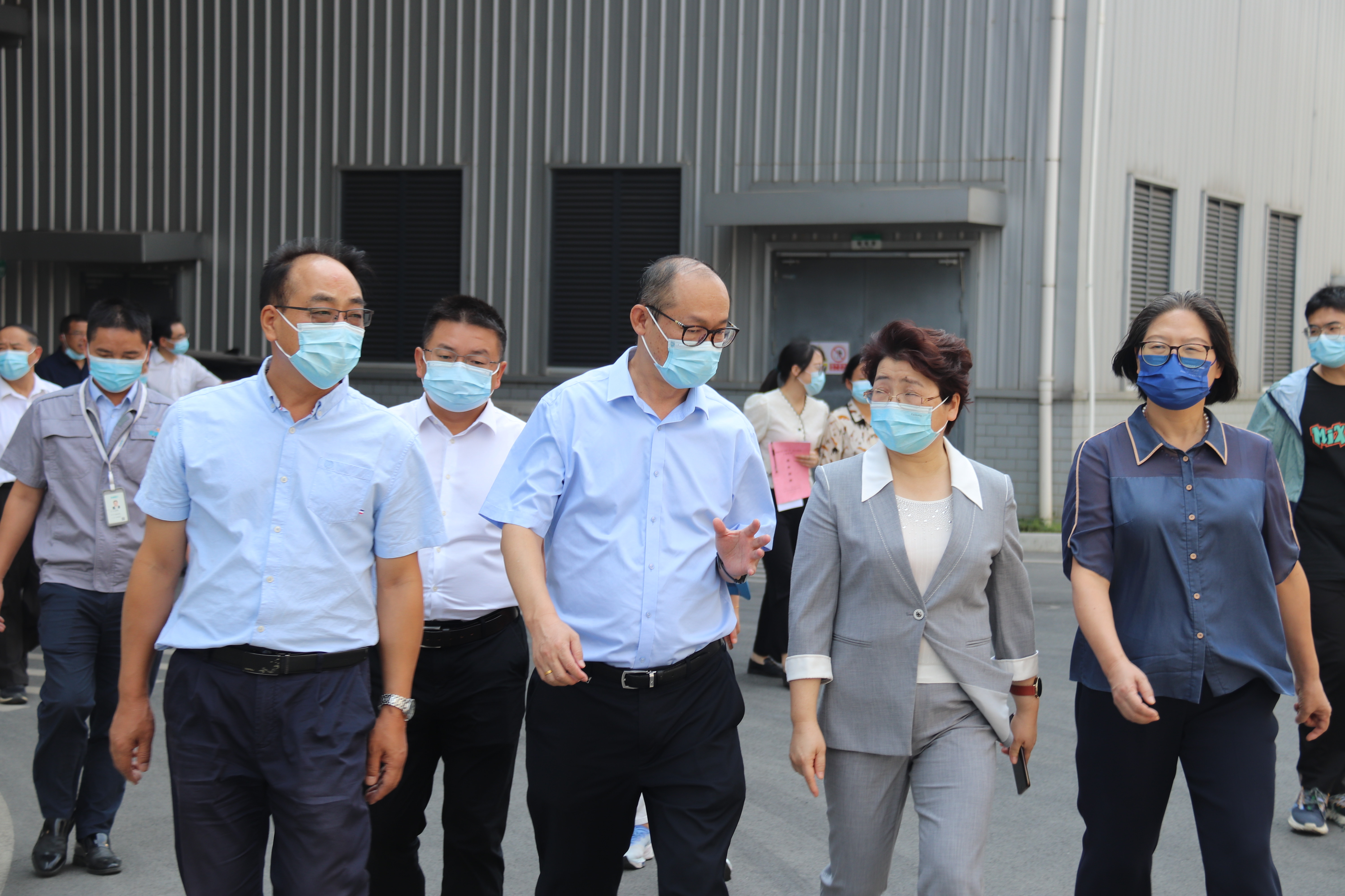 十三屆全國(guó)人大代表邵陽(yáng)小組和部分省、市人大代表2022年專(zhuān)題調(diào)研團(tuán)一行蒞臨我司調(diào)研